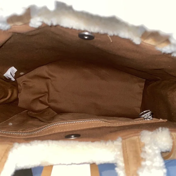 Telfar x Ugg Medium Shopper - Picture 4 of 6